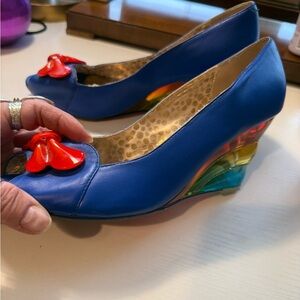 Poetic License Blue Wedges with Red Floral Accent & Rainbow Acrylic Wedge size 9